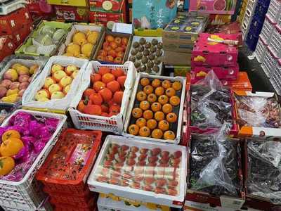回归的人气,热销的水果,杭州果品市场摊主:盼岁末这一波生意给来年开个好头